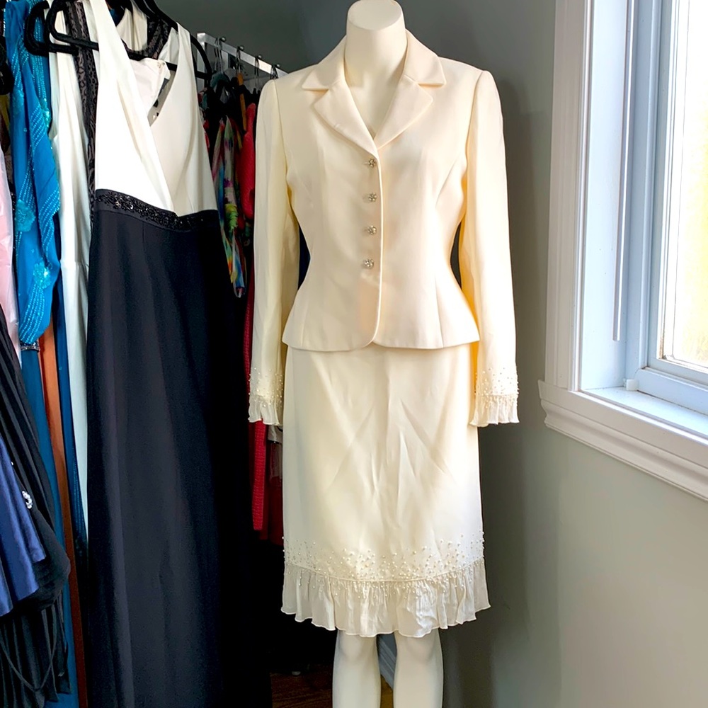 Tahari Women Set Ensemble Jacket + Skirt Cream White Carreer Work Formal